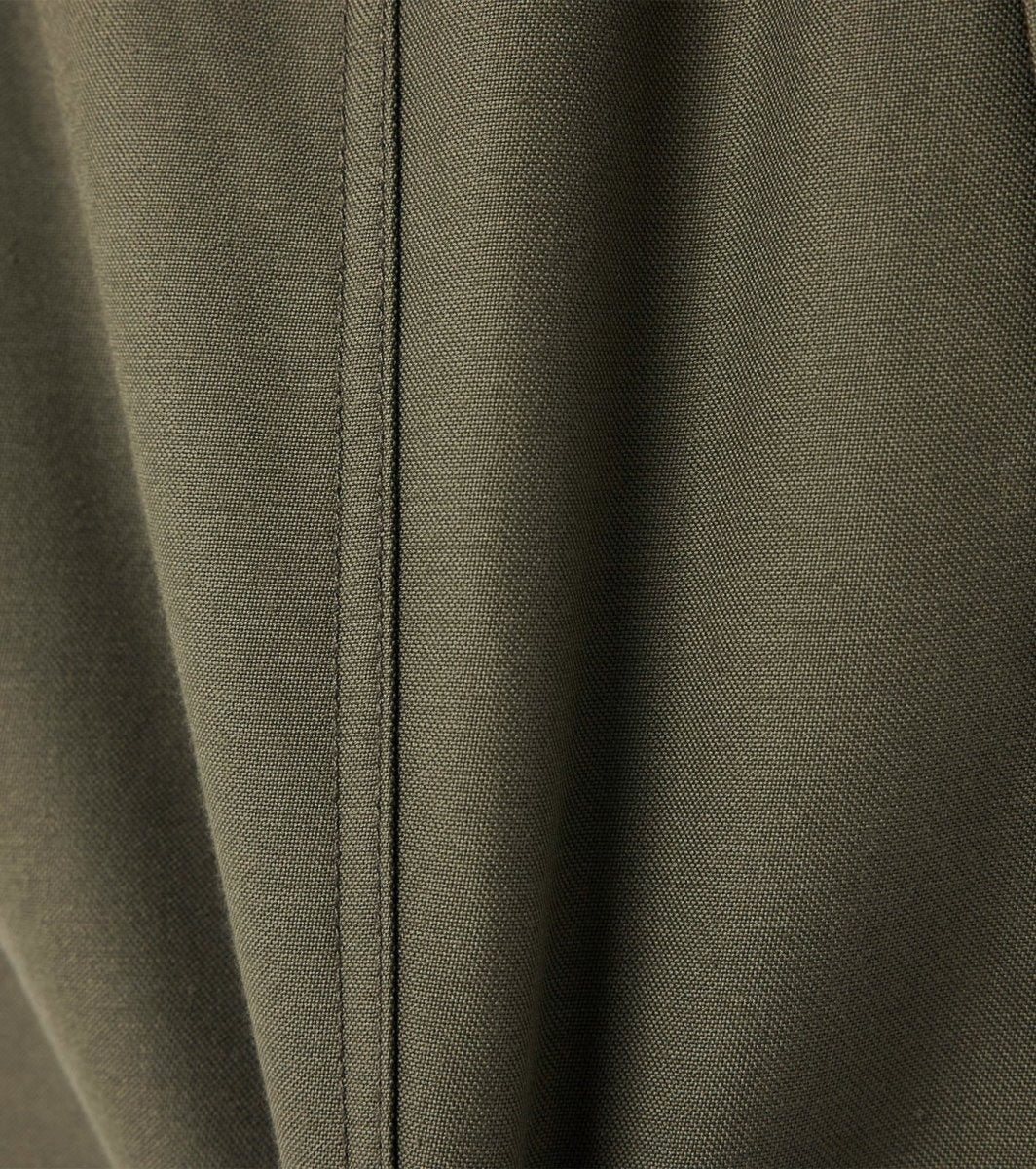WIDE BAKER PANTS - Khaki NANAMICA - gros plan sur le back satin coton polyester