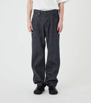 SELVAGE DENIM STRAIGHT PANTS - Indigo NANAMICA - vue de face portee