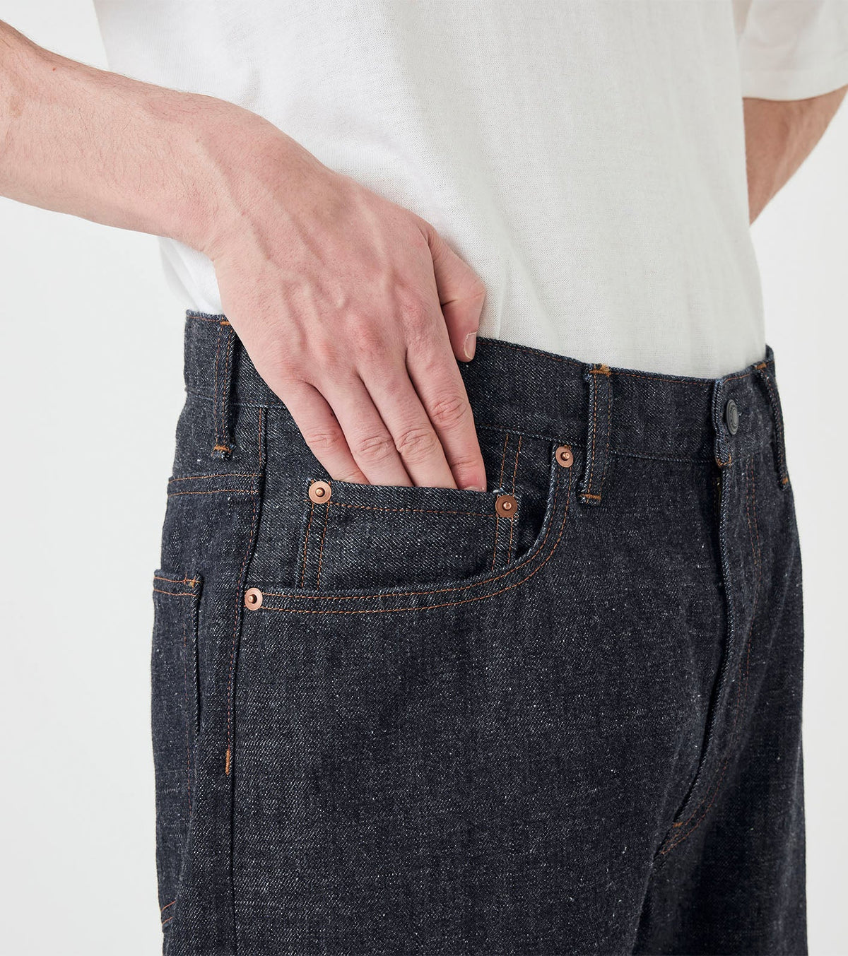 SELVAGE DENIM STRAIGHT PANTS - Indigo NANAMICA - detail cinq poches et rivets