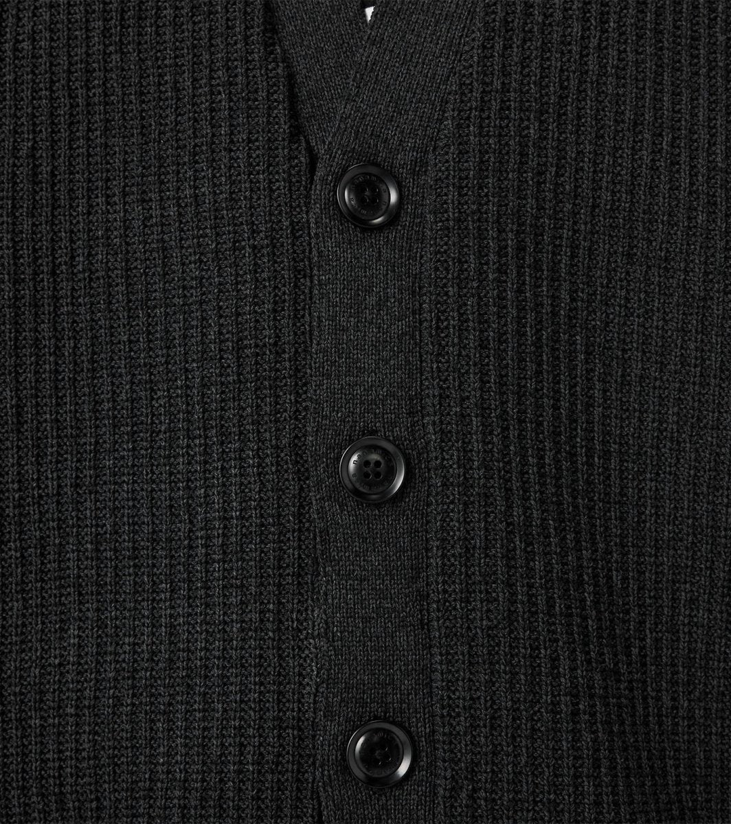 5G KNIT CARDIGAN - Black NANAMICA - detail des boutons et de la cote irreguliere