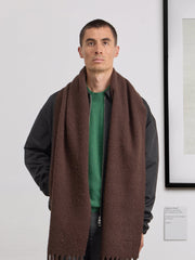 Écharpe Museum Garments marron en alpaga - porté, vue 4