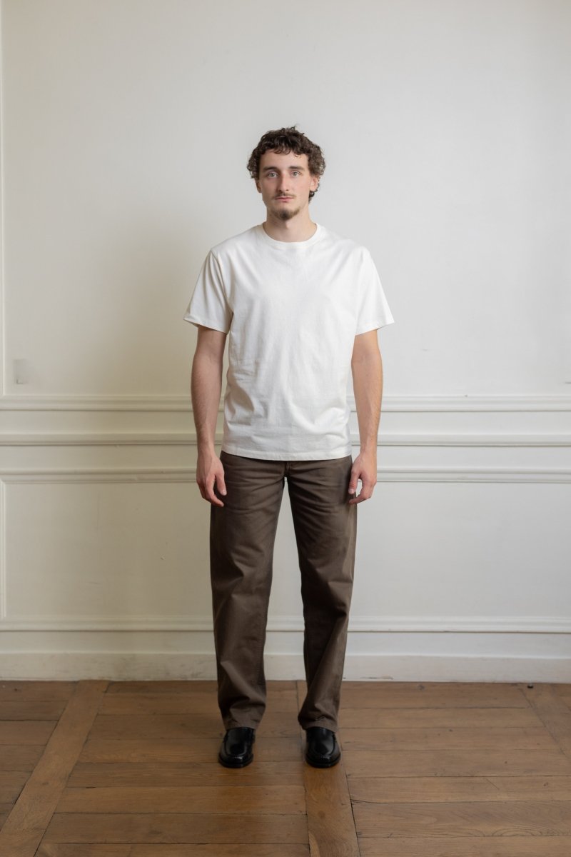  T-shirt Another Aspect 1.0 antique white coton bio GOTS porté de face
Image — photo 1
