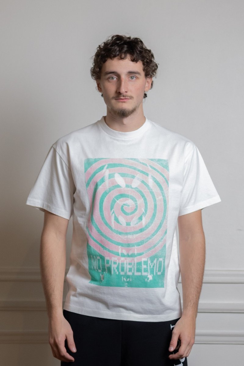 T-shirt No Problemo Spiral Tee blanc, vue rapprochée du graphique spirale sérigraphié — photo 2