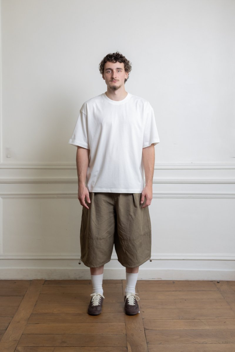 T-shirt oversize YMC Earth Triple blanc coton bio porté de face
Image