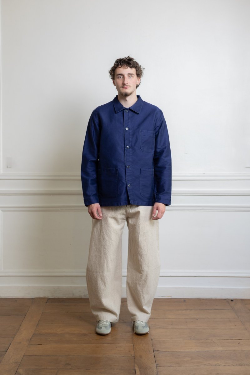 Veste de travail Le Mont Saint Michel navy moleskine coton portée de face
