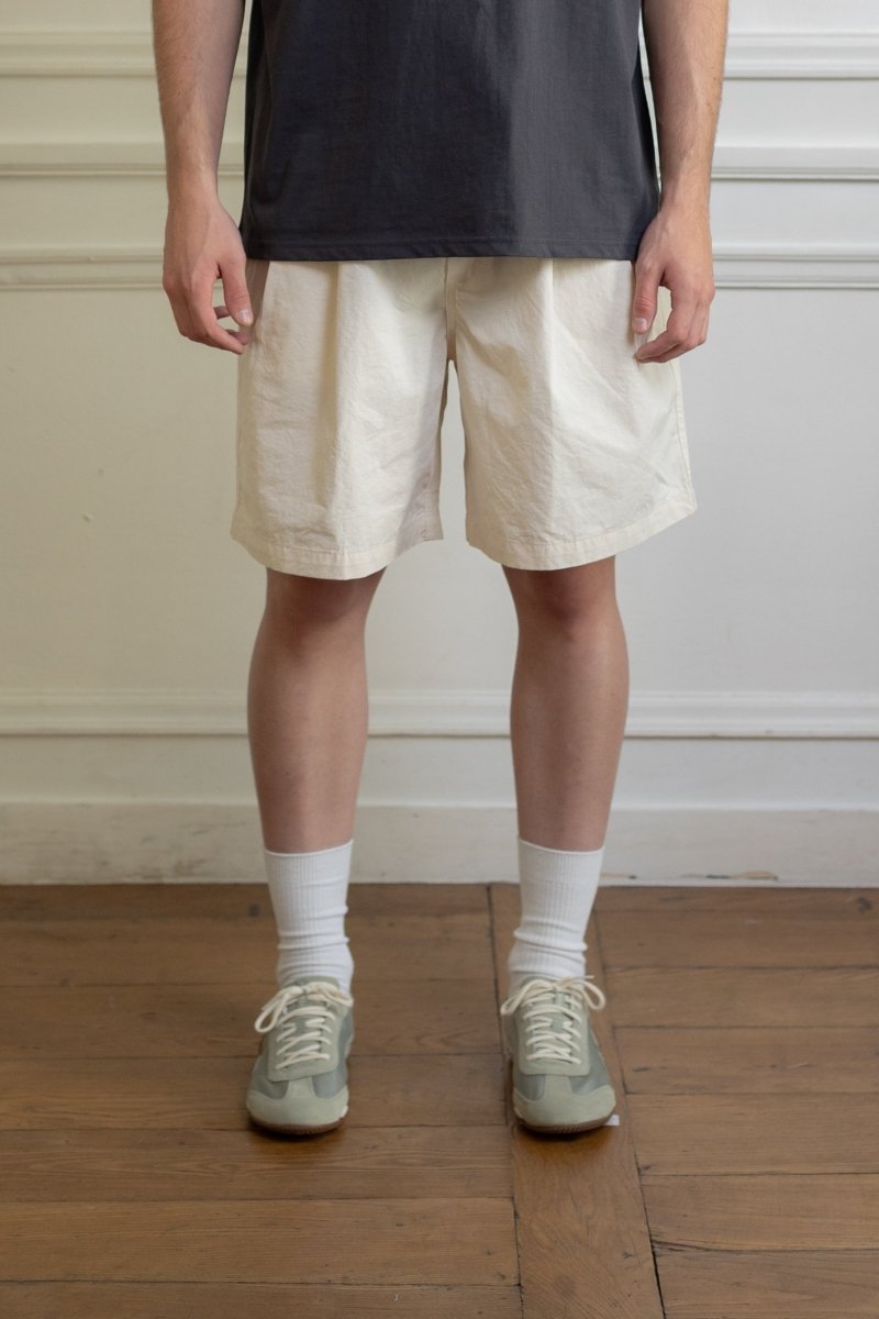 Vue dos short Kappy Two Tuck Wide Half Pants cream ceinture élastiquée taille unique — photo 2