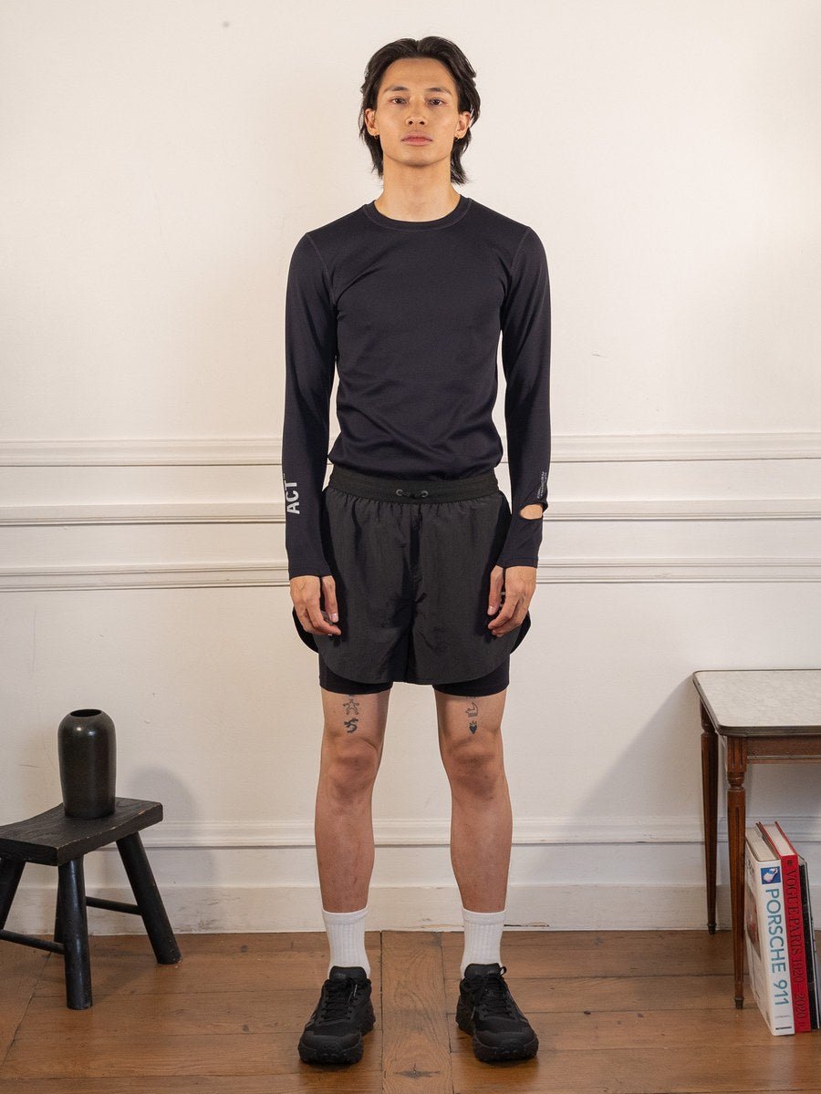 ShellLight - Short 2en1 - Noir - ACT Running - vue portée en pied