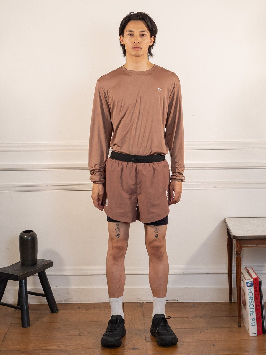 ShellLight - Short 2en1 - Terracotta - ACT Running - vue portée en pied