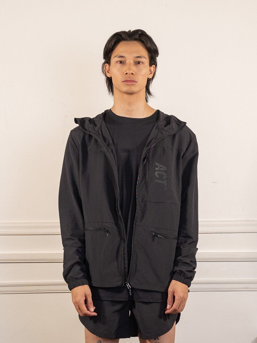 ShellLight - Windbreaker - Noir - ACT Running - vue de face portée