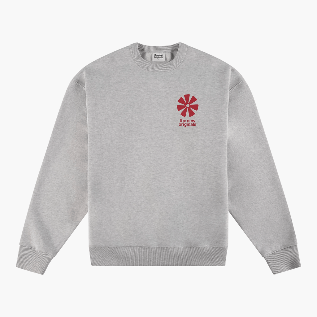 Adinkra Crewneck Light Grey TNO porté – vêtements homme Rennes – Aura Store