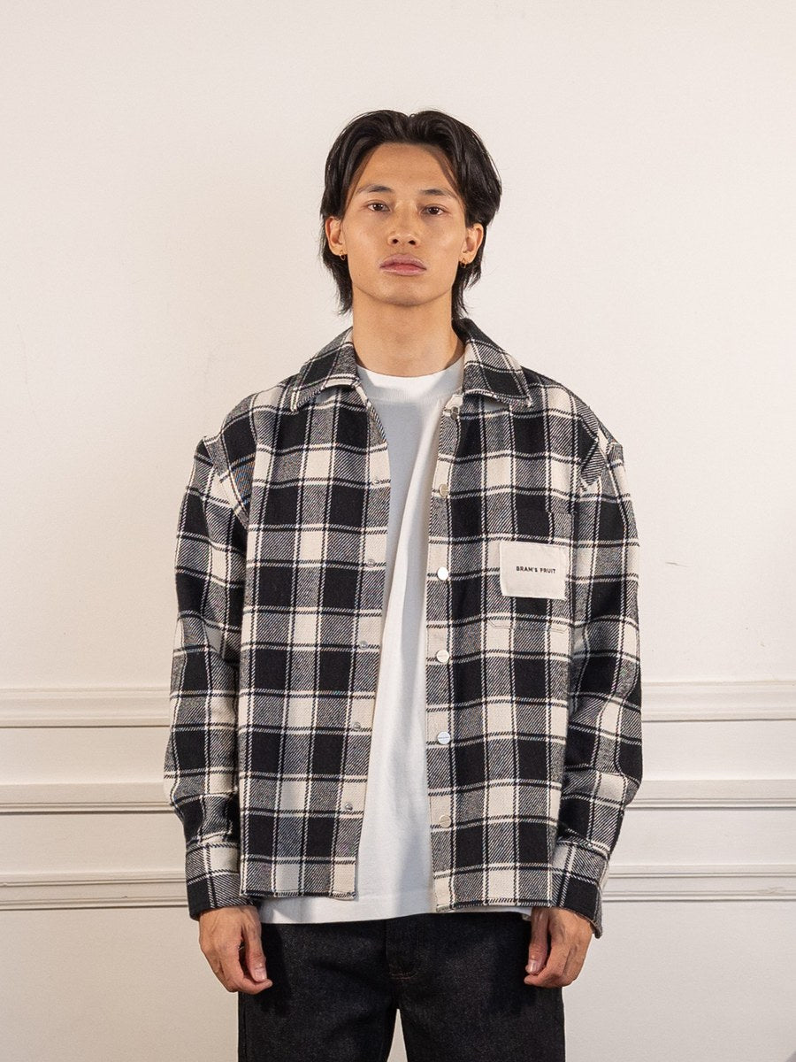 Flanel Overshirt - Black - Bram's Fruit - vue de face portée