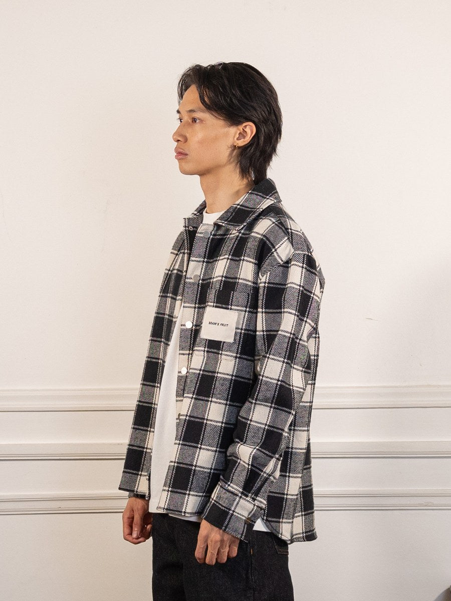 Flanel Overshirt - Black - Bram's Fruit - vue de profil portée
