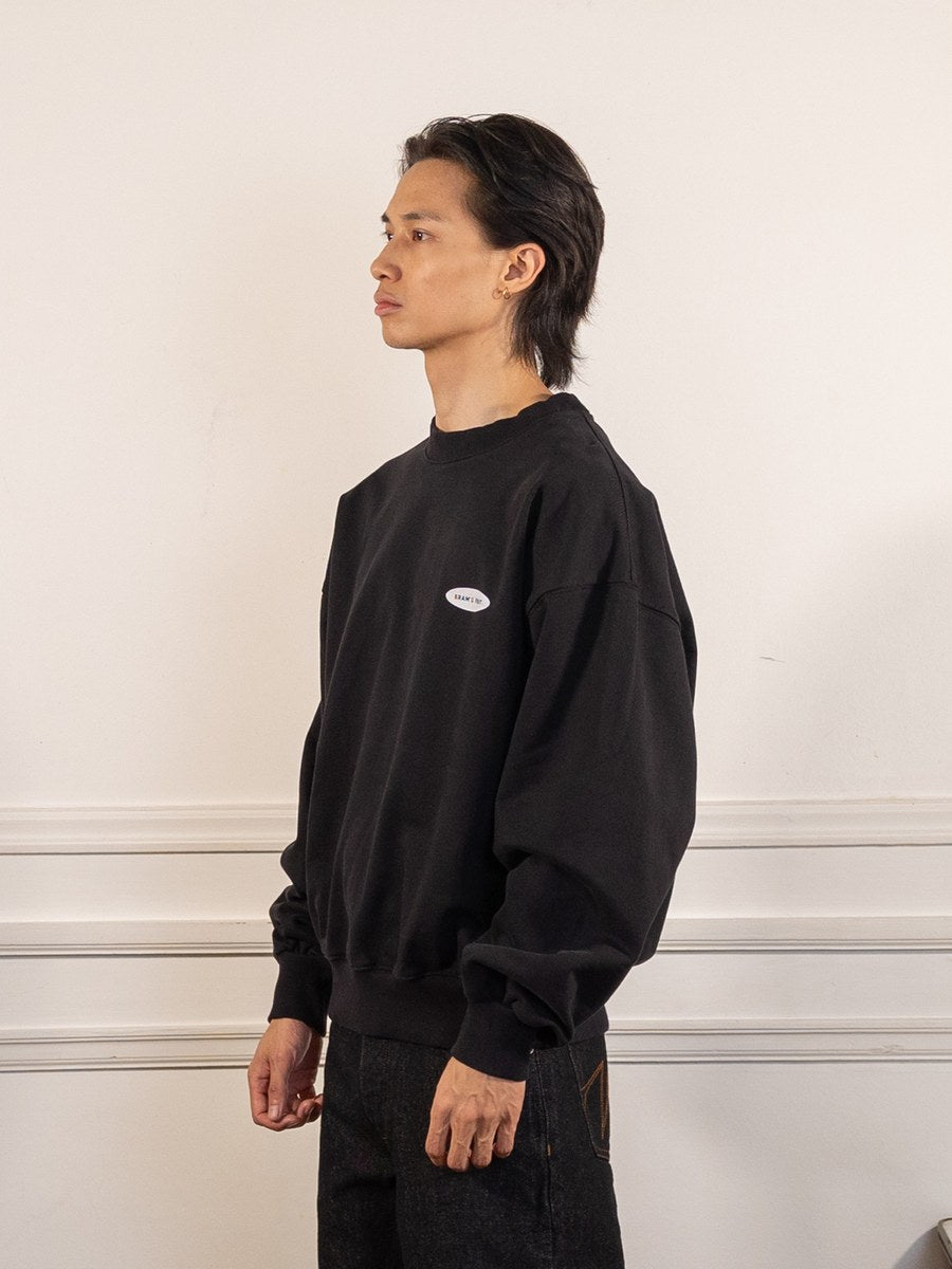 F*ck Off I'm Gardening Crewneck - Black - Bram's Fruit - vue de profil portée