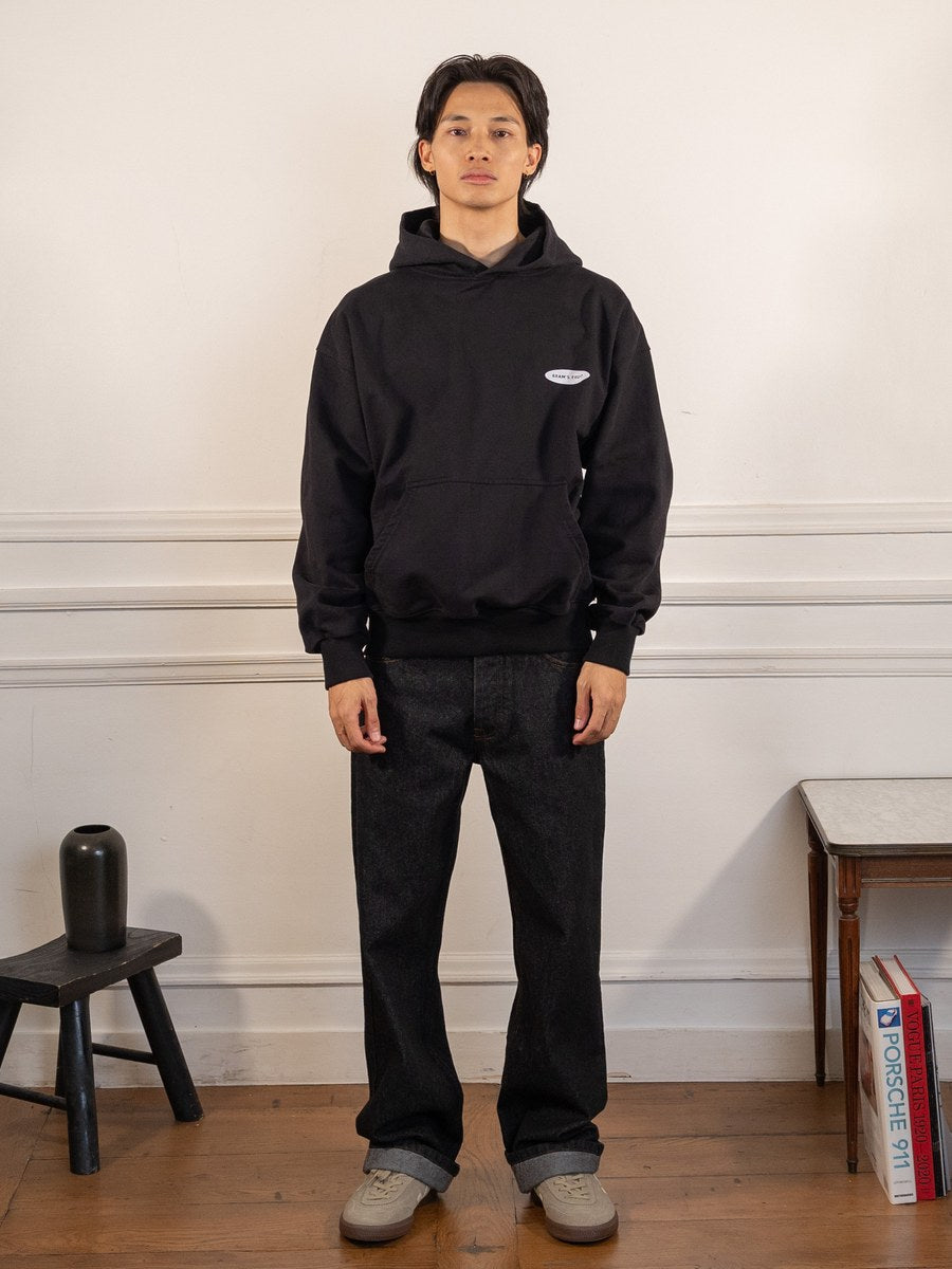 F*ck Off I'm Gardening Hoodie - Black - Bram's Fruit - vue portée en pied