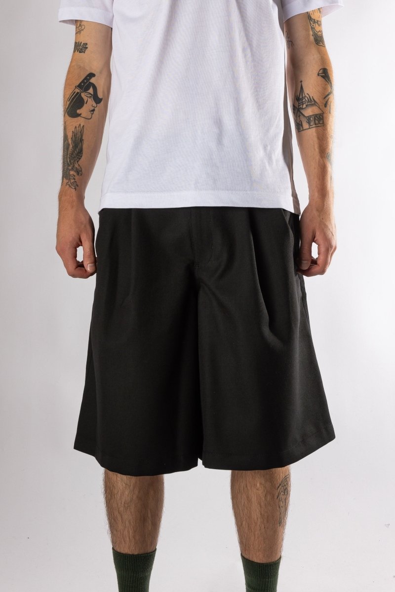 Men’s Pleated Shorts Black vue de face – vêtements homme Rennes