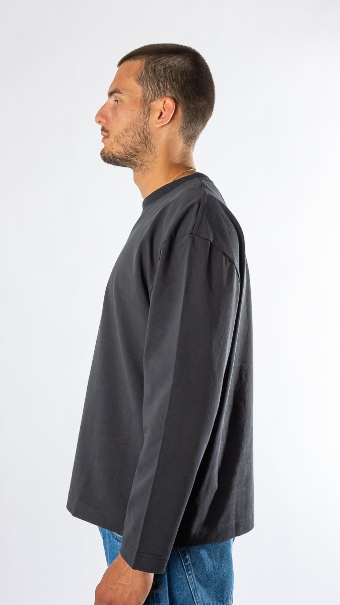 Coupe portée t-shirt manches longues Verlan Faded Black concept store homme Rennes Bretagne — photo 2