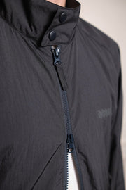 détail col dog ear double boutonnage et nylon ripstop armure en croix baracuta g9 dark navy
 23