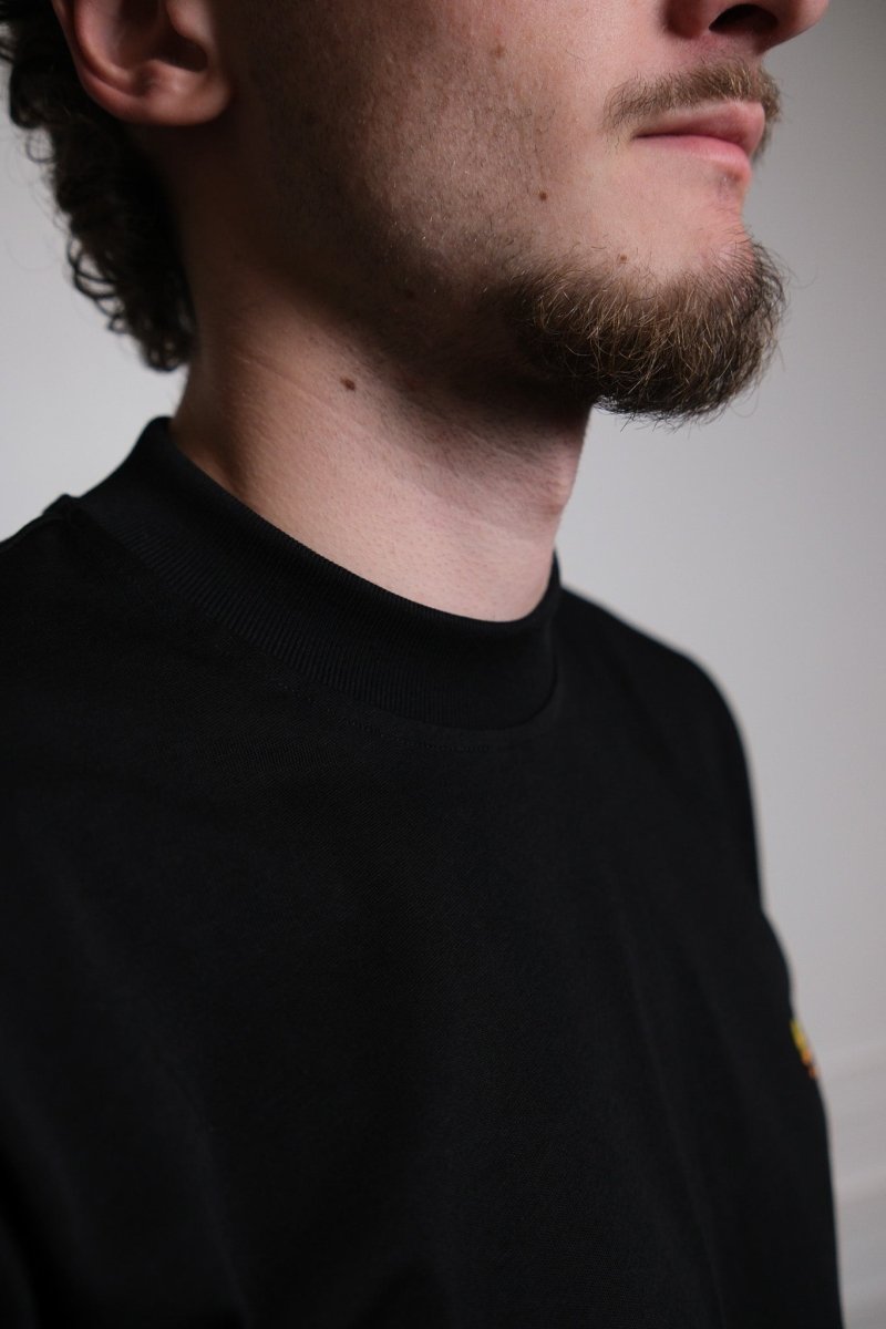 détail broderie pot de miel retravaillée hdv t-shirt noir
 — photo 4