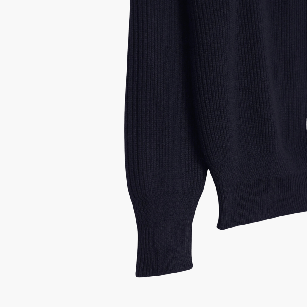 Détail Deck Sweater Navy – boutique homme Rennes – Aura Store