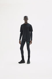 Boxy Compression Training Tee - Black/Black - District Vision - vue portée