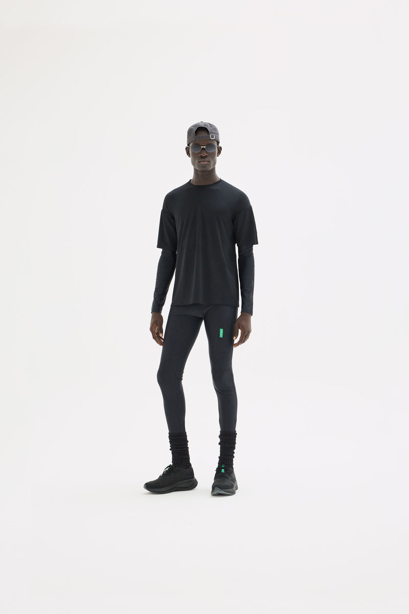 Boxy Compression Training Tee - Black/Black - District Vision - vue portée