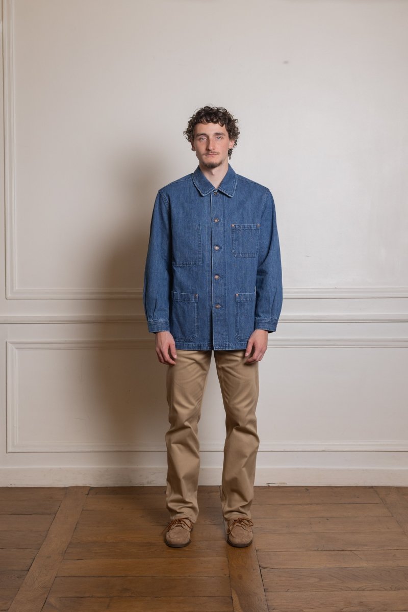 French Work Denim Jacket (Light Blue) - Kamakura Shirt - vue de face portée