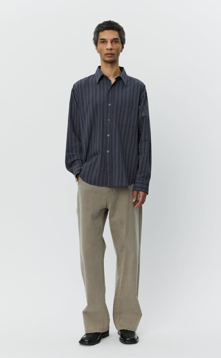 Executive Shirt Dark Grey Double Stripe coton bio rayures – vêtements homme Rennes – Aura Store Rennes