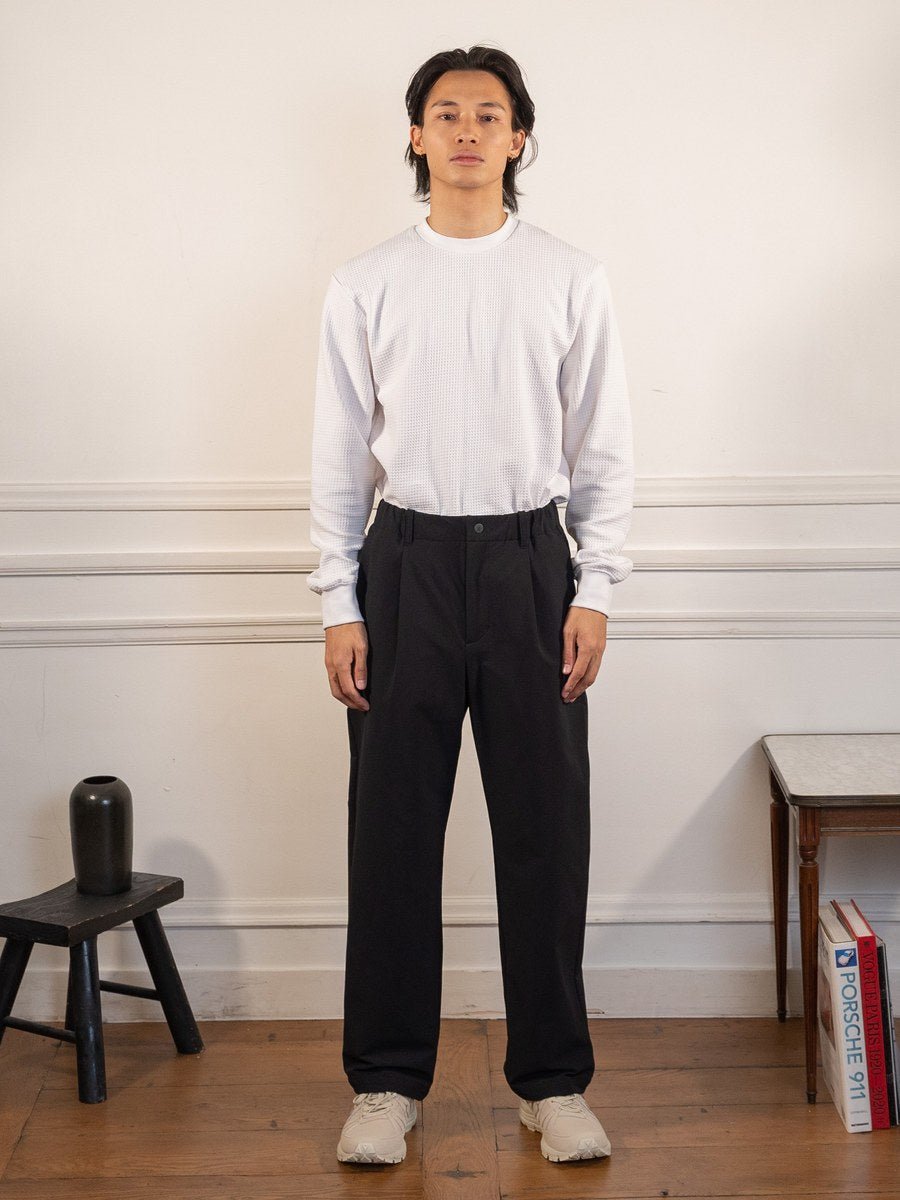Soft Back-brushed Pants - BLACK - Goldwin - vue portée en pied
