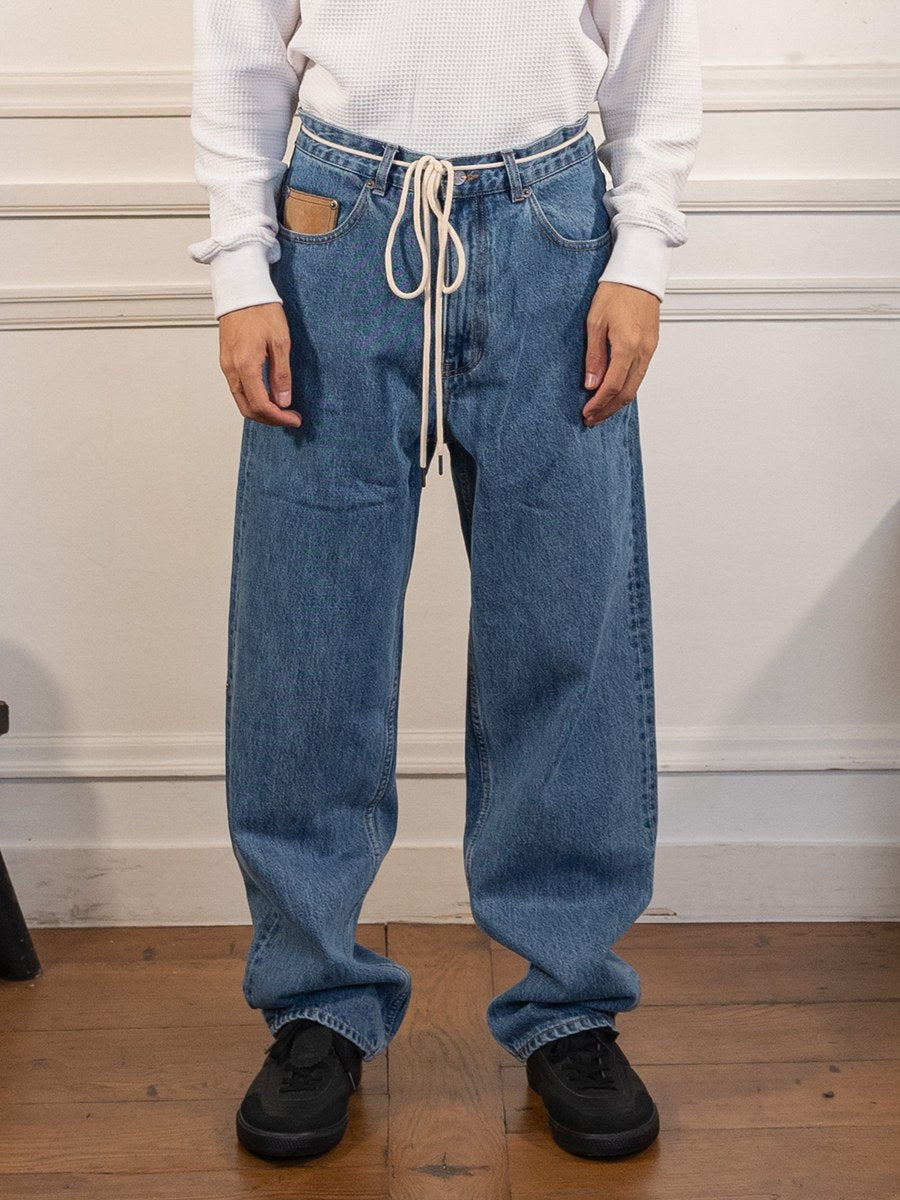 Legacy Indigo Pants - Goodies Sportive - vue de face portée