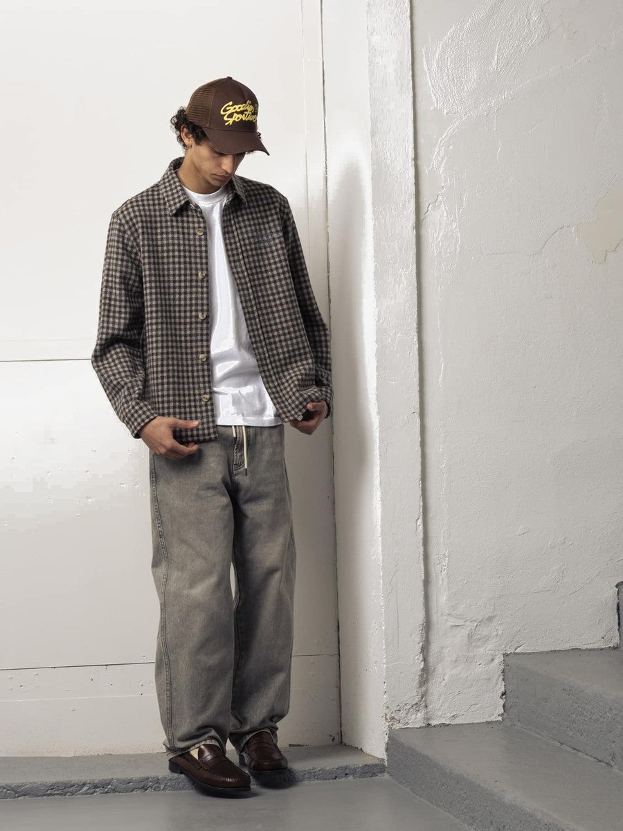 Goodies Sportive Hunter Checks Grey Shirt porté de trois quarts