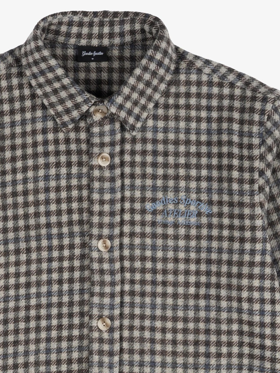 Goodies Sportive Hunter Checks Grey Shirt détail col et broderie