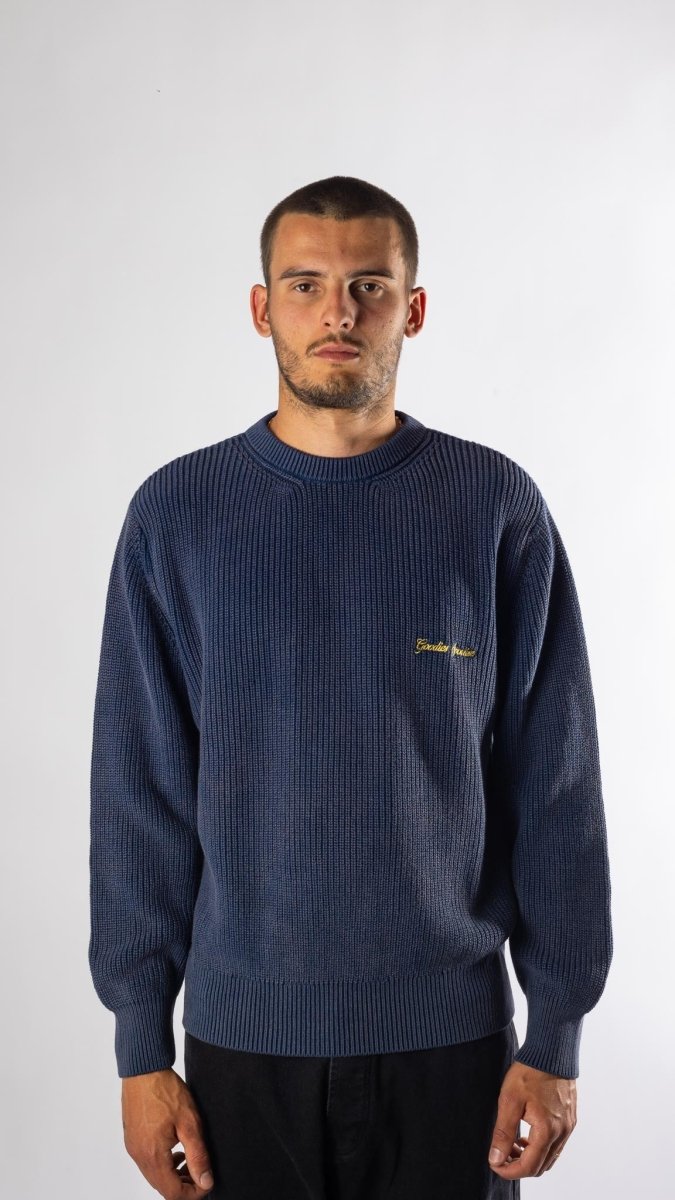 Homme portant un pull en laine mérinos Goodies Sportive boutique Aura Store Rennes