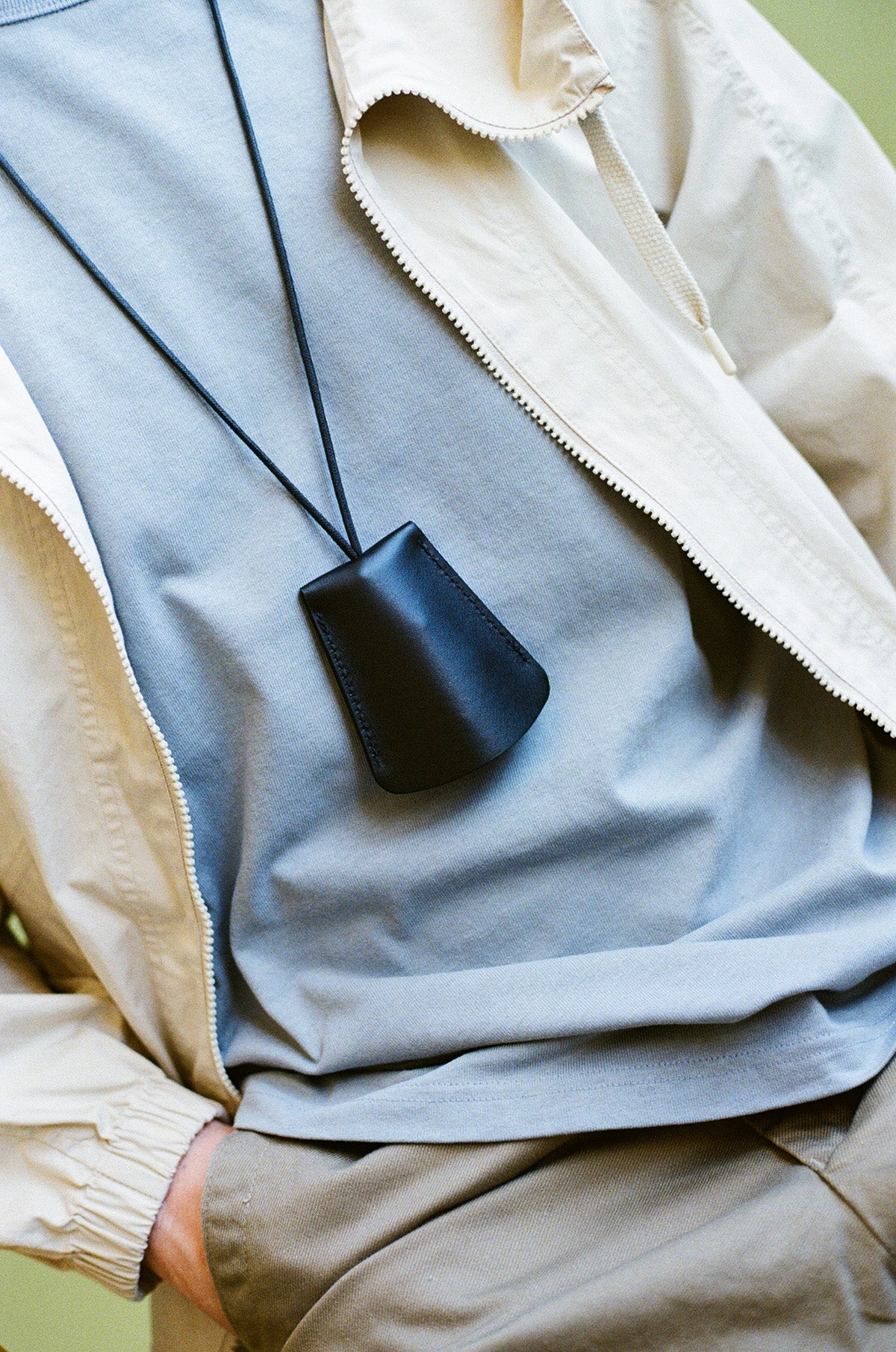 Bell Key-Holder Black Baranil Calf Leather - Aura