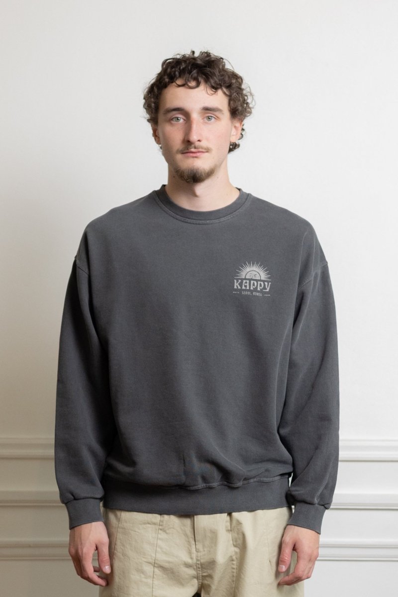kappy sunny wink pigment sweatshirt charcoal coton teinté pigment coupe relaxed taille unique aura store renness