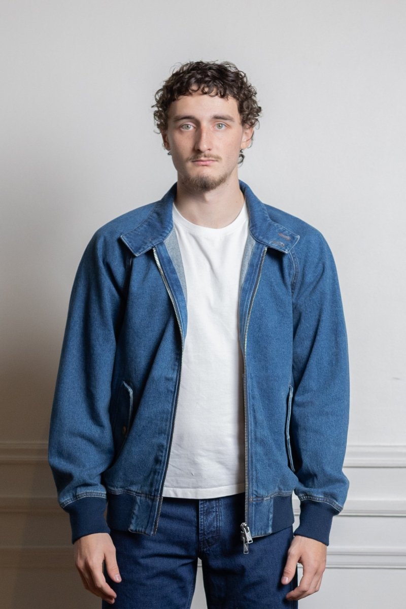 mannequin portant baracuta denim g9 harrington light wash denim heritage coton 2