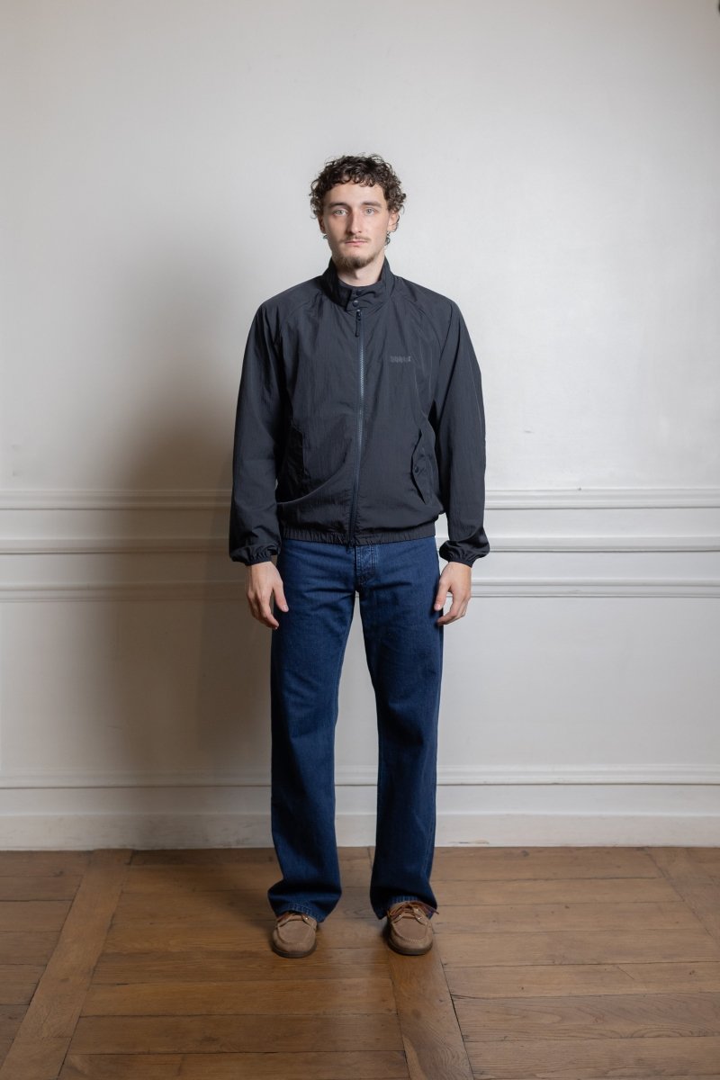 mannequin portant baracuta ripstop g9 harrington dark navy nylon ripstop