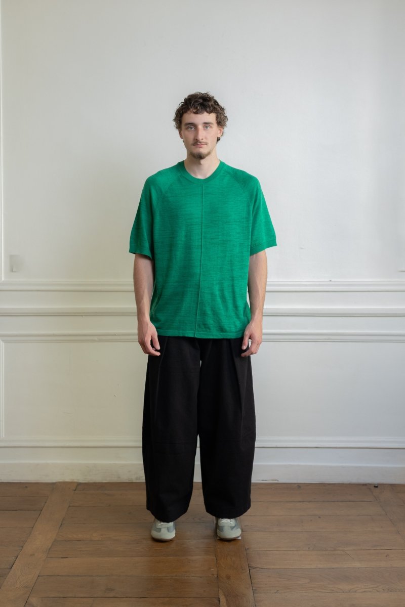 mannequin portant ymc raglan triple t-shirt green coton mercerisé lin coupe oversize
