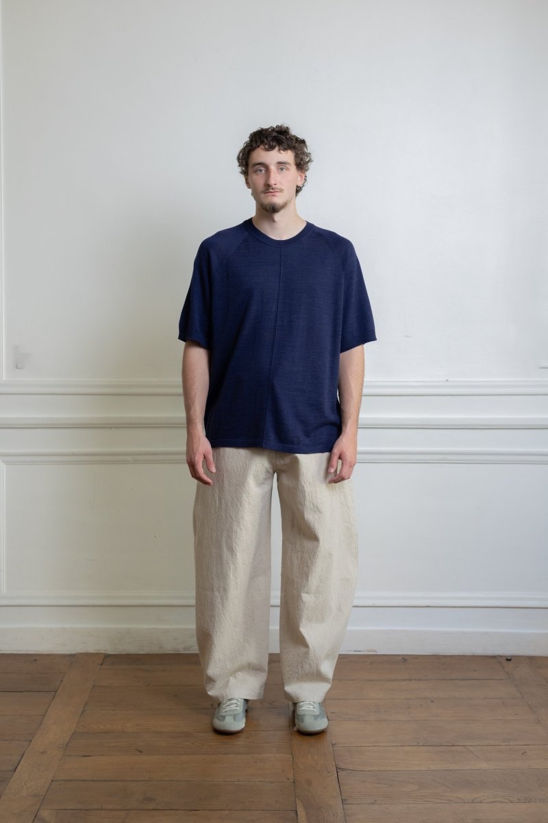 mannequin portant ymc raglan triple t-shirt navy coton mercerisé lin coupe oversize