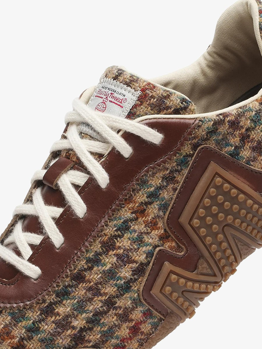 Merrell Relay Lace x Harris Tweed Dark Walnut, détail du tweed et de l'étiquette Harris Tweed