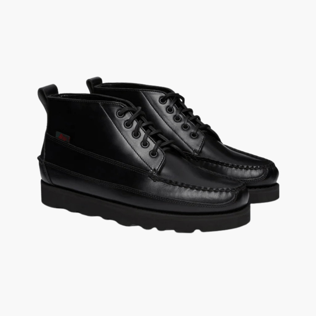 Chaussures homme noires à grosse semelle crantée style outdoor urbain chez Aura Store