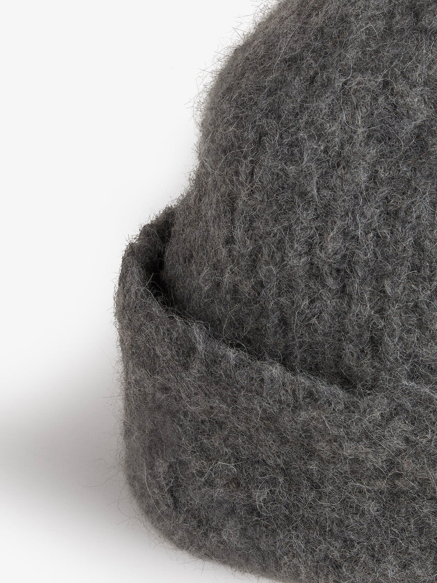 Museum Garments Alpaca Beanie gris anthracite chiné en baby alpaga - détail 2