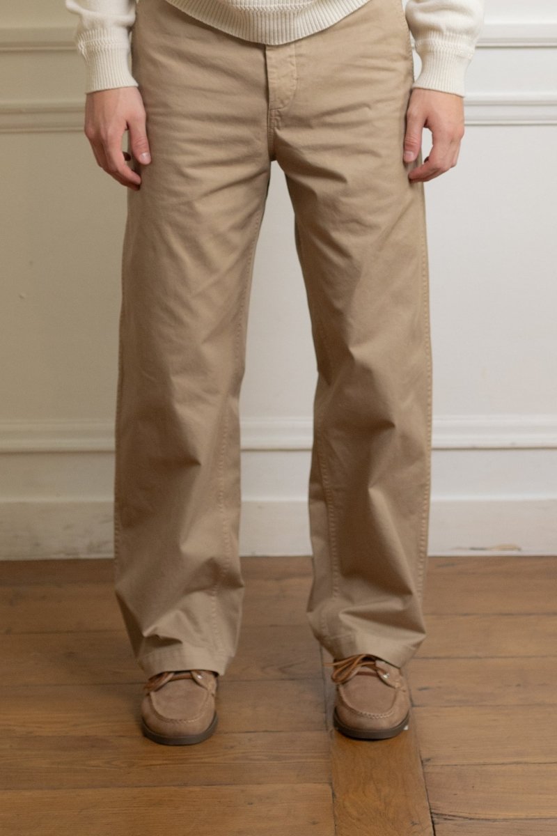 museum garments off-duty chino beige sergé coton italien teinté en pièce coupe droite relaxed aura store renness