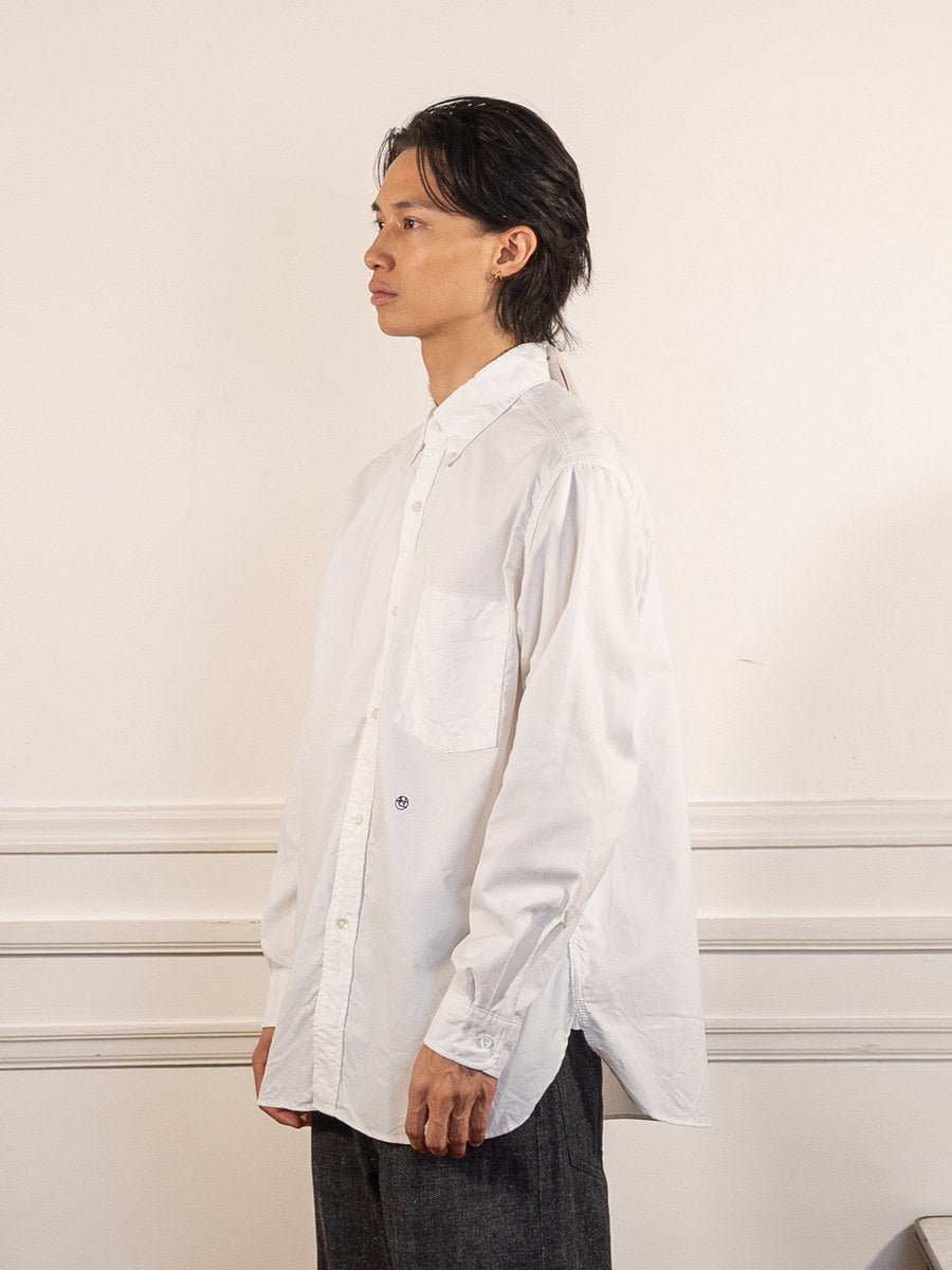 Button Down Wind Shirt - White - nanamica - vue de profil portée