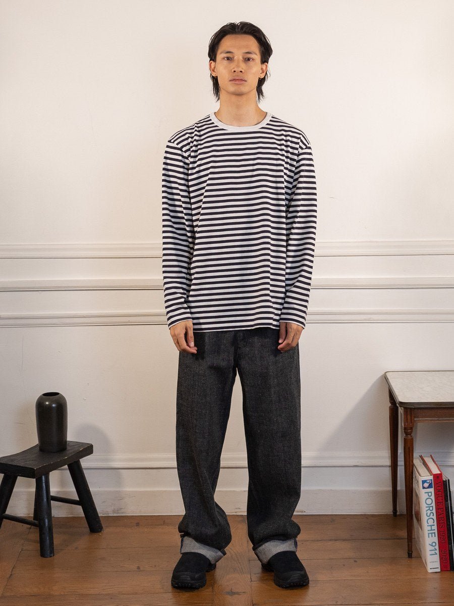 COOLMAX Stripe Jersey L/S Tee - Dark Navy x White - nanamica - vue portée en pied