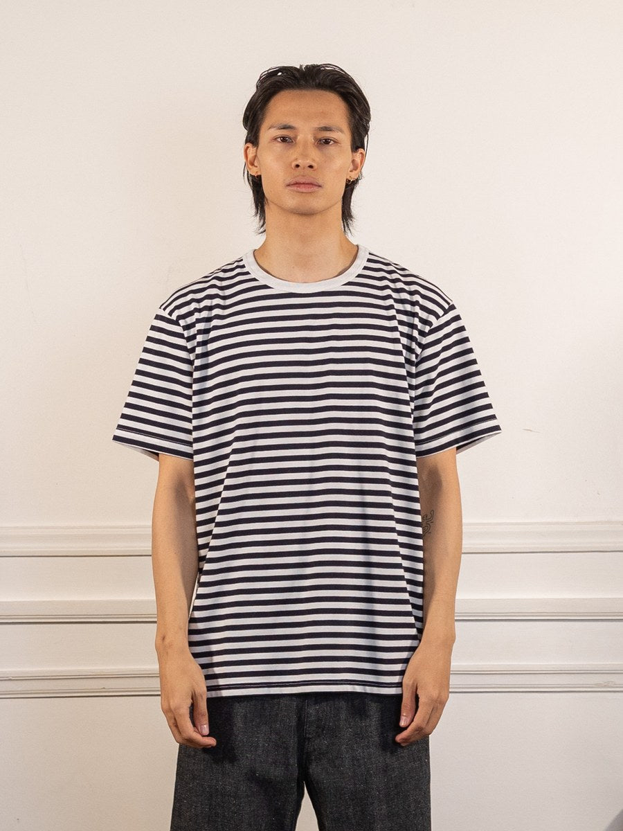 COOLMAX Stripe Jersey Tee - Dark Navy x White - nanamica - vue de face portée