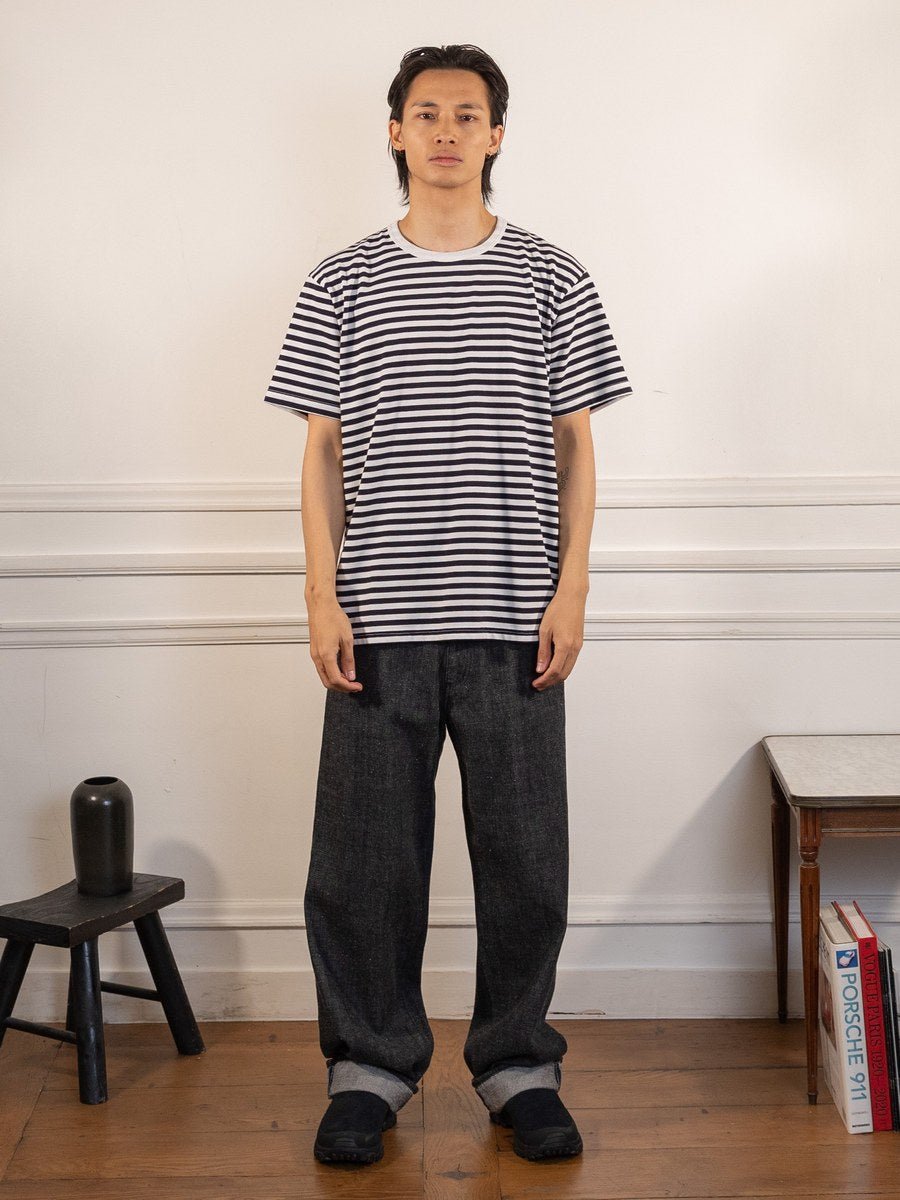 COOLMAX Stripe Jersey Tee - Dark Navy x White - nanamica - vue portée en pied