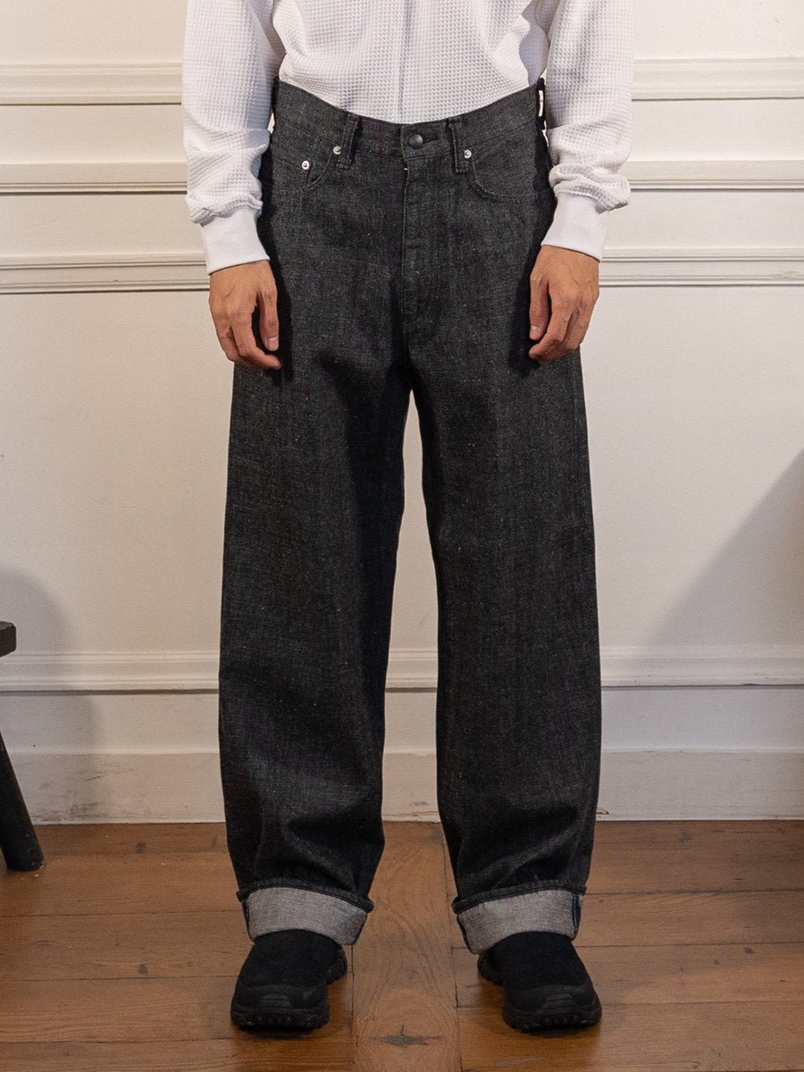 Selvage Denim Pants - Black - nanamica - vue de face portée