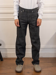 Selvage Denim Straight Pants - Black - nanamica - vue de face portée