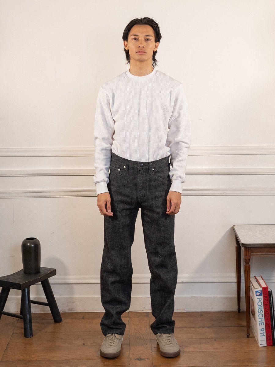 Selvage Denim Straight Pants - Black - nanamica - vue portée en pied