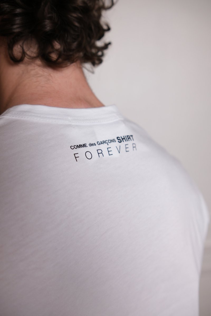 CDG Shirt Forever - Men's T-shirt - White COMME DES GARÇONS SHIRT - détail col — photo 4